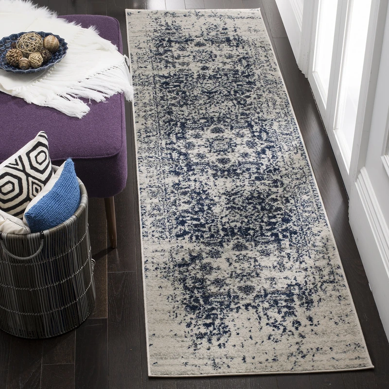 Safavieh Distressed Rug for Living Room, Dining Room, Bedroom - Madison Collection, Short Pile, in Cream and Navy, 62 x 240 cm