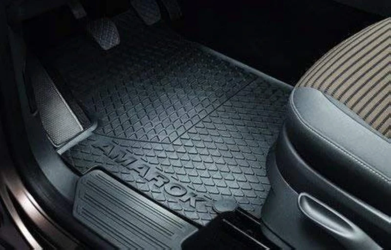 Volkswagen 2H1061500_041 Rubber Floor Mat Set, 82V, Titanium Black, Pack of 4