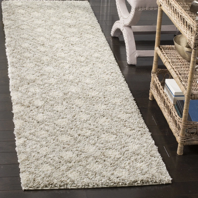 SAFAVIEH Shaggy Rug for Living Room, Dining Room, Bedroom - Arizona Shag Collection, Short Pile, in Ivory and Beige, 69 X 244 cm