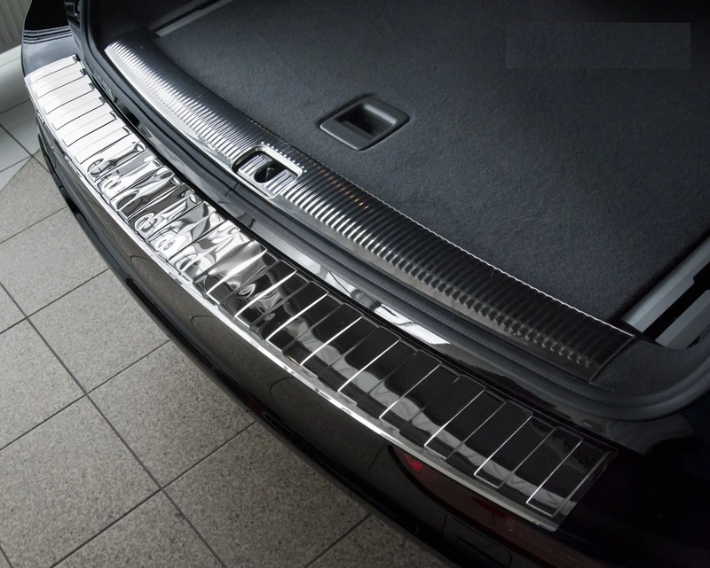 Avisa 2/38007 Stainless Steel Chrome Rear Sill Cover for Audi Q5 2008-2012 & 2012-'Ribs'