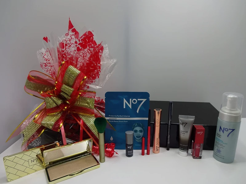 No7 Ultimate Beauty Collection Gift Set: Box, Gift Hamper For Her, Ruby