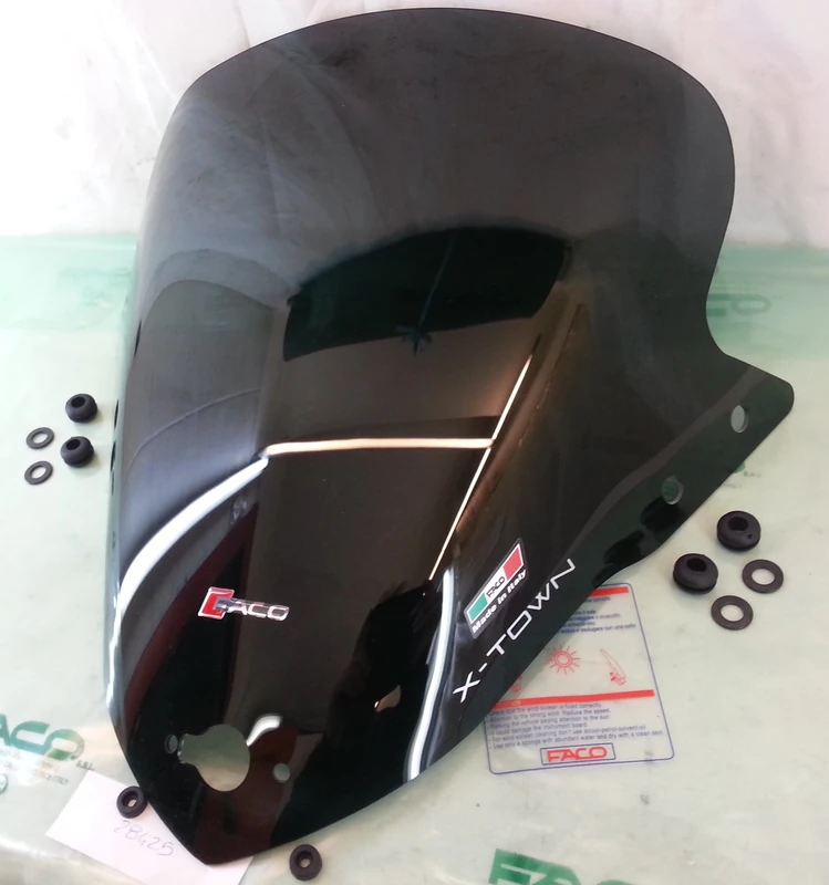 X-Town 125-300 2016 Cupolino Smoked - Image 1