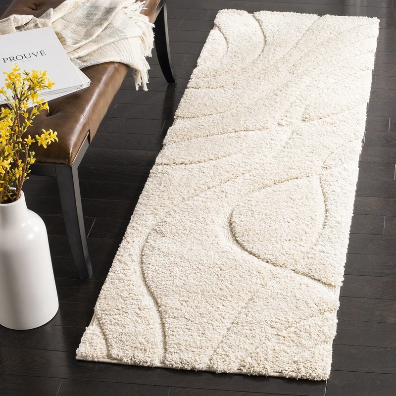 SAFAVIEH Shag Rug for Living Room, Dining Room, Bedroom - Florida Shag Collection, High Pile, in Cream, 69 X 213 cm