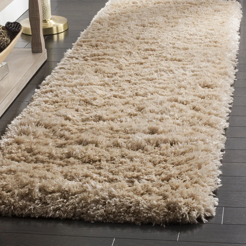 Safavieh Shag Rug for Living Room, Dining Room, Bedroom - Polar Shag Collection, Short Pile, in Light Beige, 69 X 244 cm