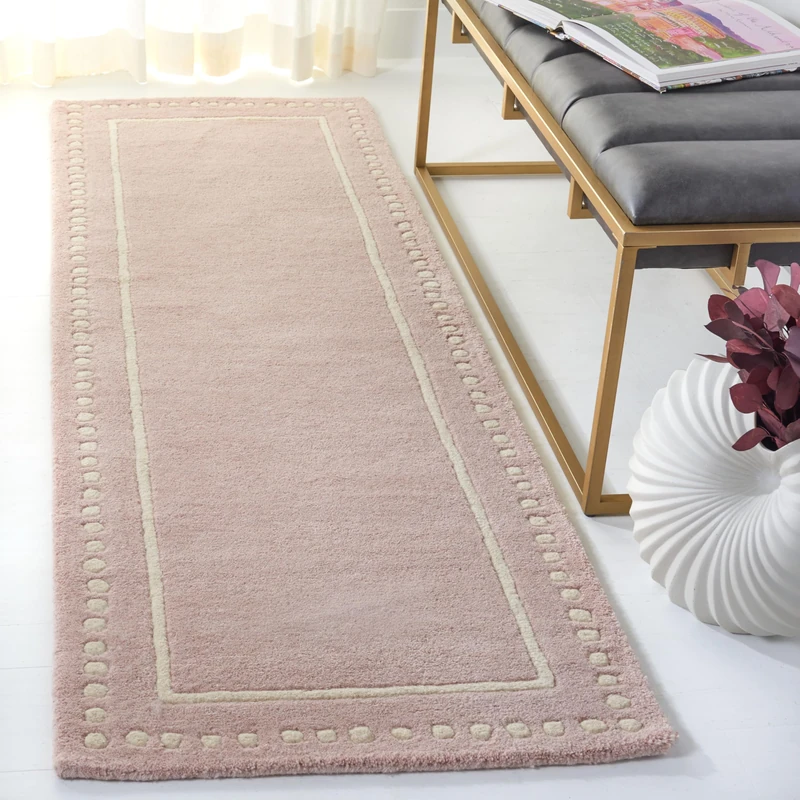 SAFAVIEH Traditional Rug for Living Room, Dining Room, Bedroom - Bella Collection, Short Pile, in Light Pink and Ivory, 69 X 213 cm