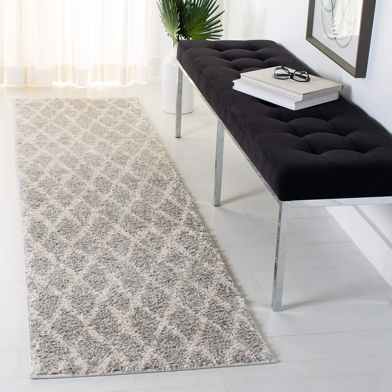 Safavieh Moroccan Shaggy Indoor Woven Square Area Rug, Berber Shag Collection, BER163, in Light Grey / Cream, 155 X 155 cm for Living Room, Bedroom or Any Indoor Space