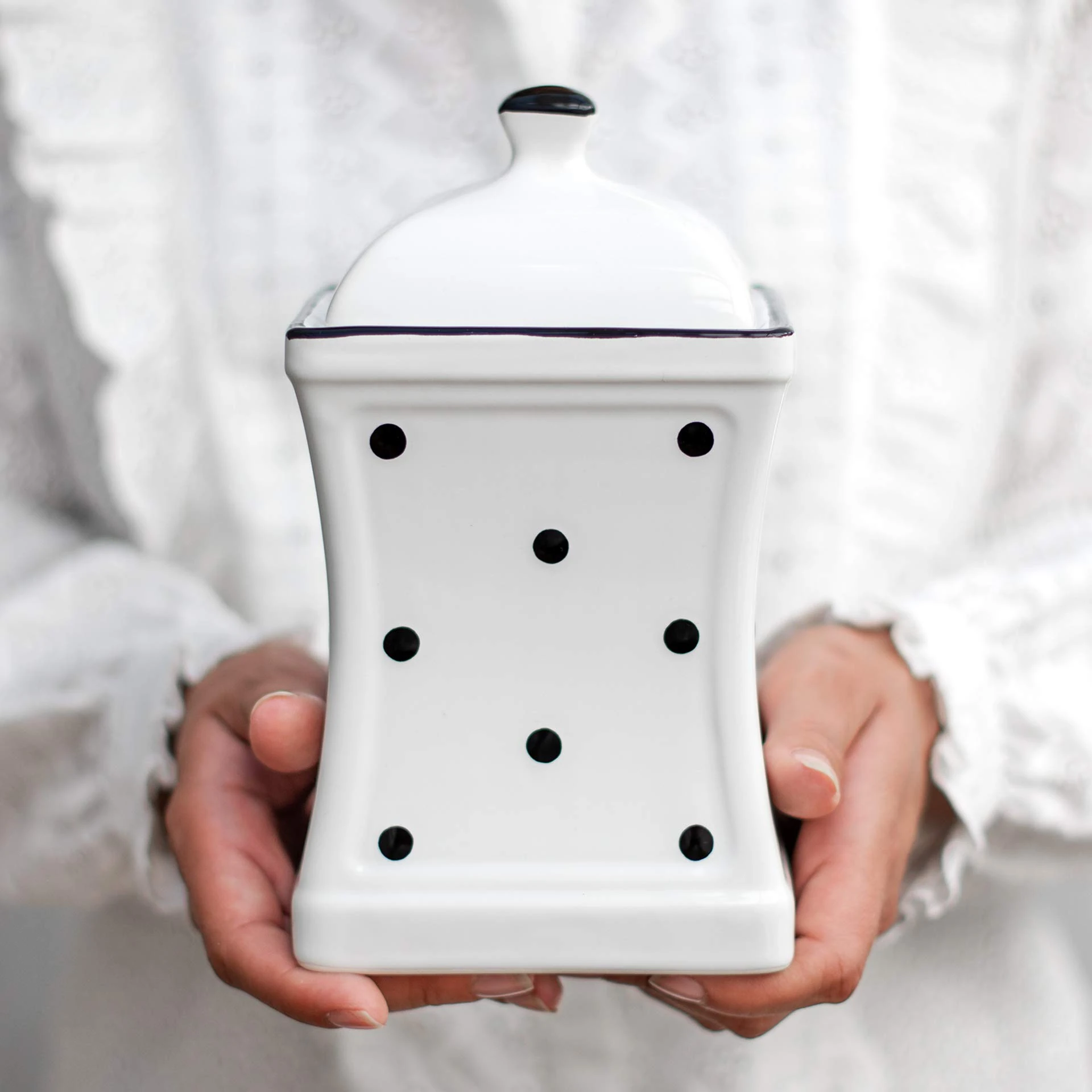 City to Cottage® White and Black | Polka Dot Spotty | Handmade Hand Painted | Large 31.5oz/900ml Ceramic Kitchen Storage Jars With Lid | Food Containers | Canisters