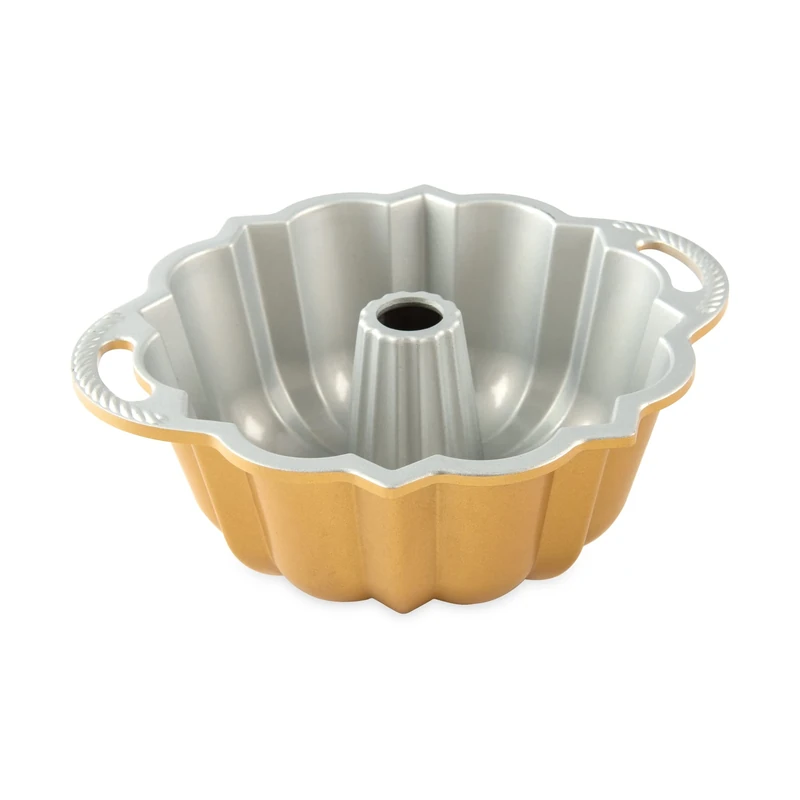 Nordic Ware Anniversary 6-Cup Bundt Pan, Original Cast Aluminium Bundt Tin, Bundt Cake Tin with Geometric Pattern, Cake Mould Made in The USA, Colour: Gold 51277