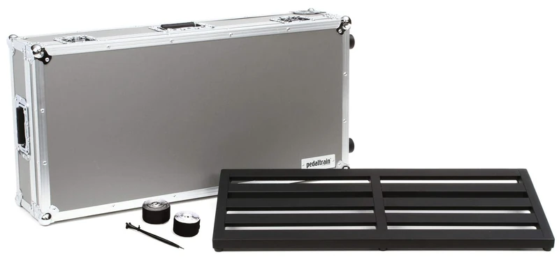 Pedaltrain PT-CLP-TCW Classic Pro with Tour Case + Wheels 5 Rails - 32” x 16”