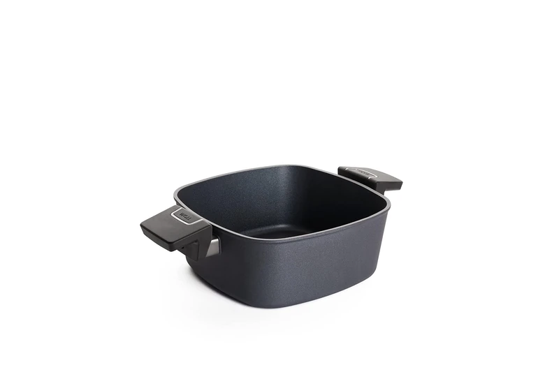 Woll Diamond Lite Square Casserole, 22 x 22 cm, 9 cm High, 3.5 litres, with 2 Side Handles, Suitable for Ceramic, Gas, Electric, Halogen - Not Suitable for Induction Cookers, Non-Stick Coating
