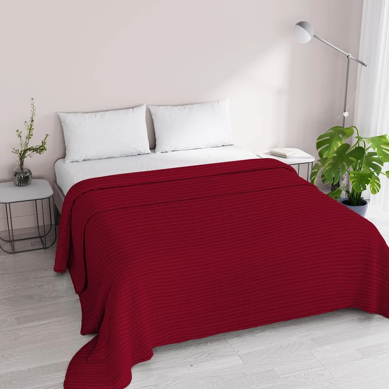 Italian Bed Linen Satin Summer Quilt, Polyester, Bordeaux, 260x250cm - Image 1