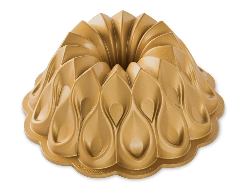 Nordic Ware Crown 10-Cup Bundt Pan, Original Cast Aluminium Bundt Tin, Bundt Cake Tin with Sun Design, Cake Mould Made in the USA, Colour: Gold