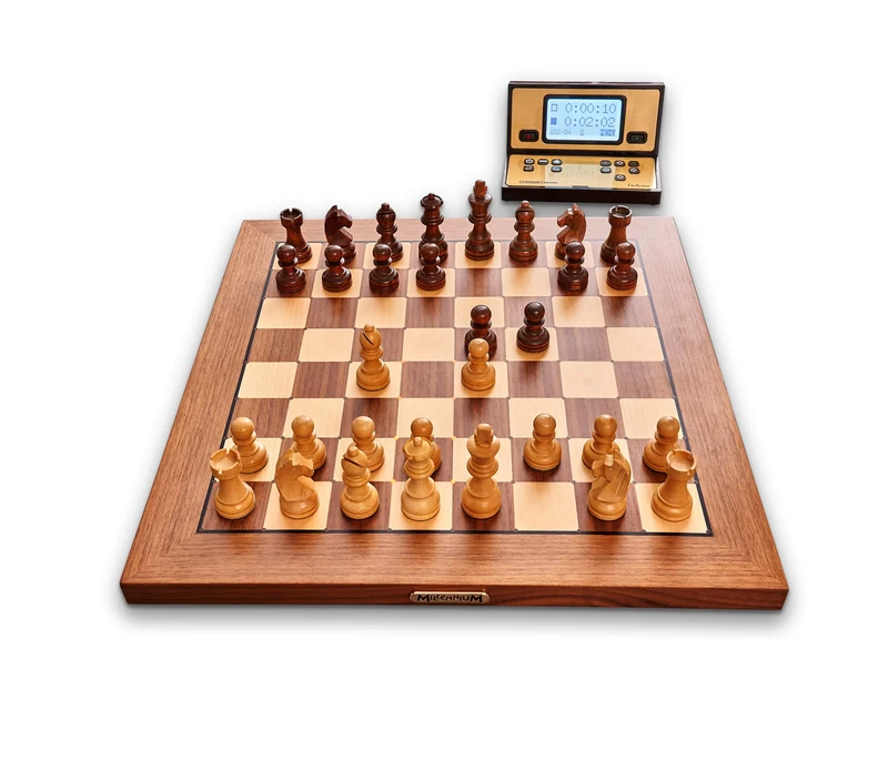 MILLENNIUM Chess Genius Exclusive - Chess computer for ultimate comfort and standards. Made from real wood with automatic chess piece recognition.