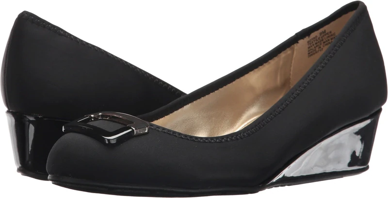Bandolino Women's Tad Pump, Black Lycra, 5.5 UK