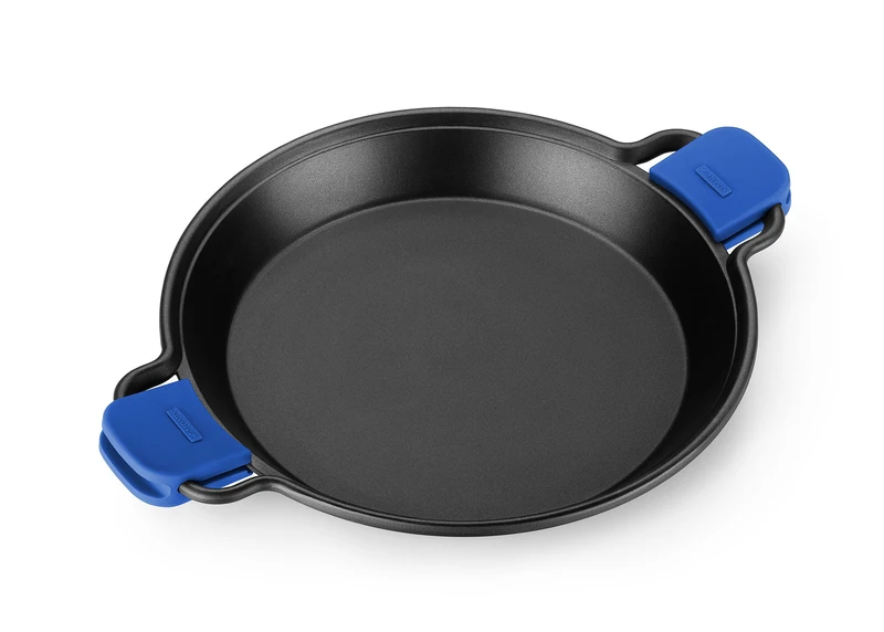 Monix Solid+;36cm cast aluminium non-stick paella pan and blue, detachable silicone handles, suitable for cooking and heating.
