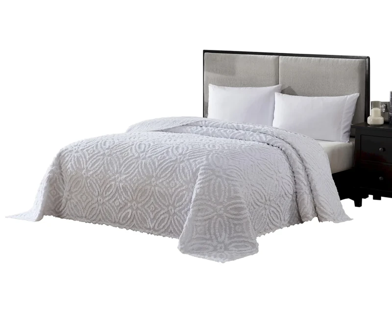 Beatrice Home Fashions Wedding Ring Chenille Bedspread, King, White