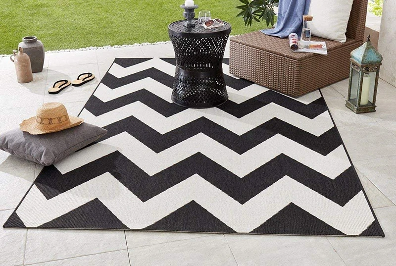 NORTHRUGS Indoor and Outdoor Rug Unique 120 x 170 cm - Weatherproof Modern Design Zig-Zag Geometric Pattern Runner for Balcony Patio Garden Conservatory Living Room Rug Waterproof in Black