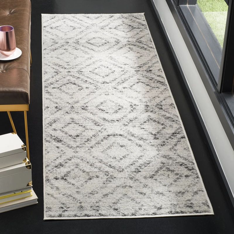 Safavieh Modern Indoor Woven Runner Area Rug, Adirondack Collection, ADR131, in Light Grey / Grey, 76 X 244 cm for Living Room, Bedroom or Any Indoor Space