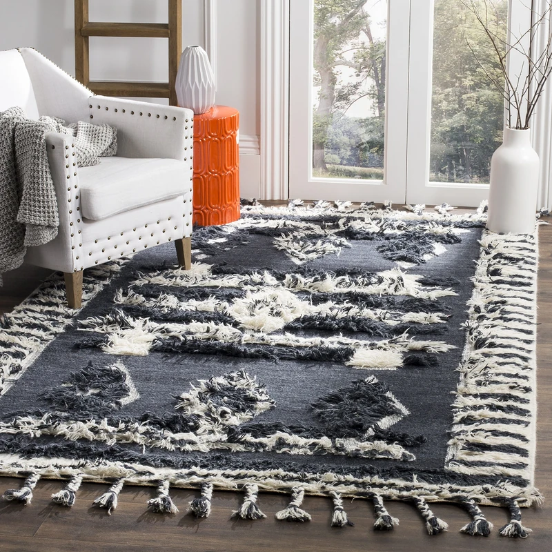 SAFAVIEH Moroccan Inspired Rug for Living Room, Dining Room, Bedroom - Kenya Collection, High Pile, in Charcoal and Ivory, 183 X 274 cm