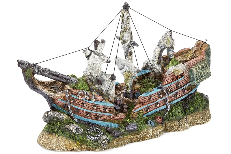 CLASSIC Sunken Galleon with Sails