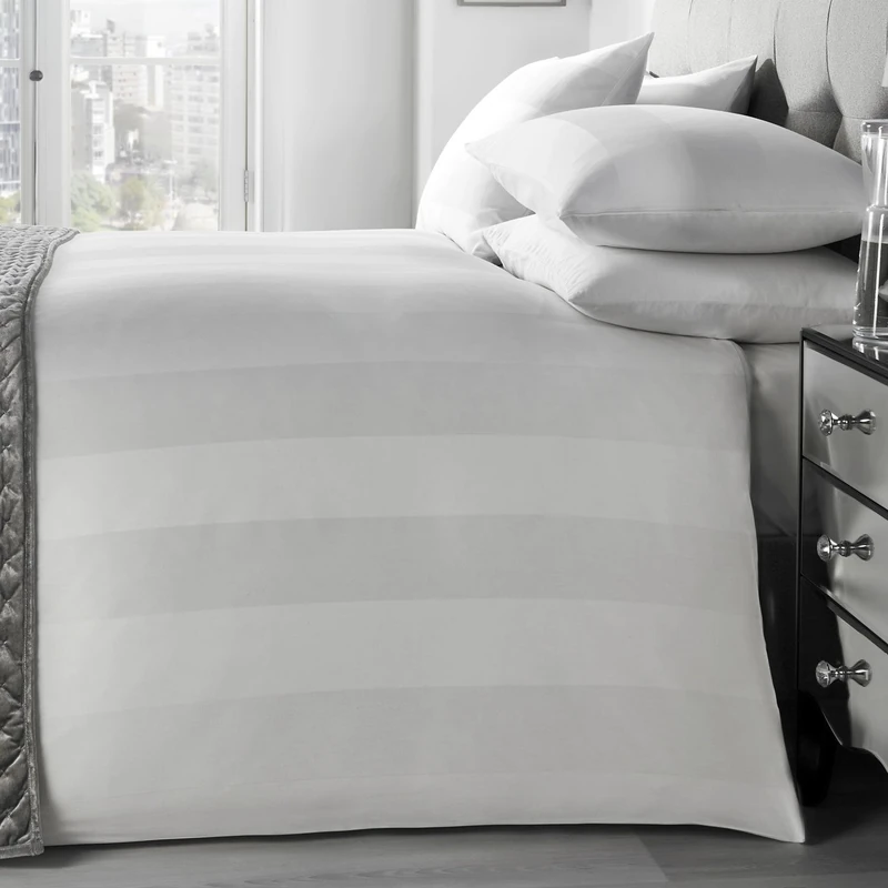 Signature Padua 100% Cotton 200 Thread Count Duvet Cover Set, White, King - Image 1