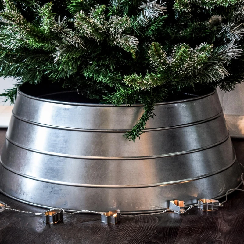 Ivyline Metal Christmas Tree Skirt Galvanised 67cm Grey, 67x67x25 cm
