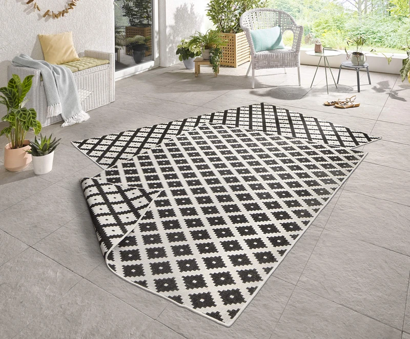 Hanse Home NORTHRUGS Nice Indoor and Outdoor Rug 120 x 170 cm Reversible Rug Weatherproof Modern Geometric Pattern for Balcony Patio Garden Conservatory Kitchen Living Room Waterproof in Black Cream