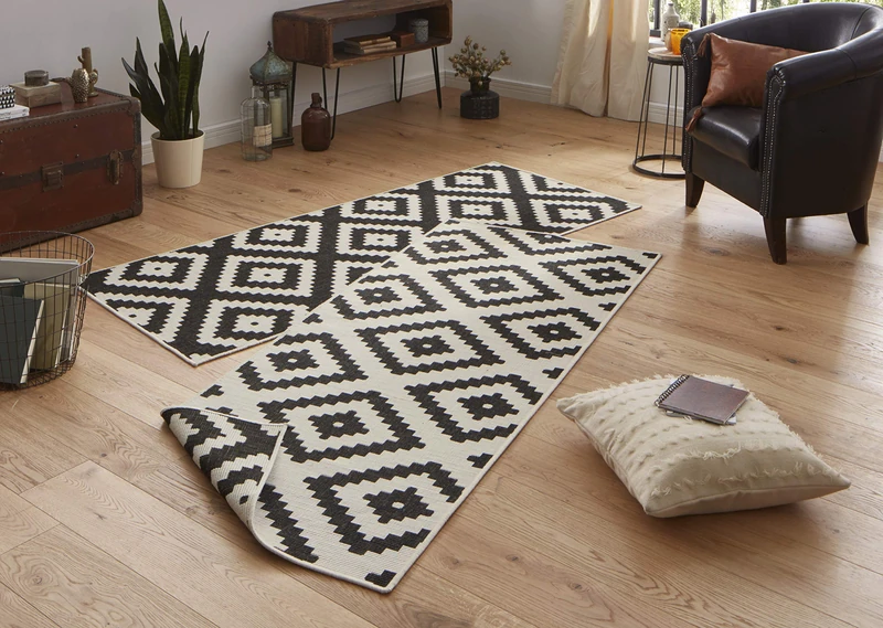 NORTHRUGS Outdoor Rug, Malta Reversible Rug, Weatherproof, Modern Geometric Pattern Runner for Balcony, Patio, Garden, Conservatory, Living Room Rug, Waterproof, Polypropylene, Black, Cream, 80 x 250