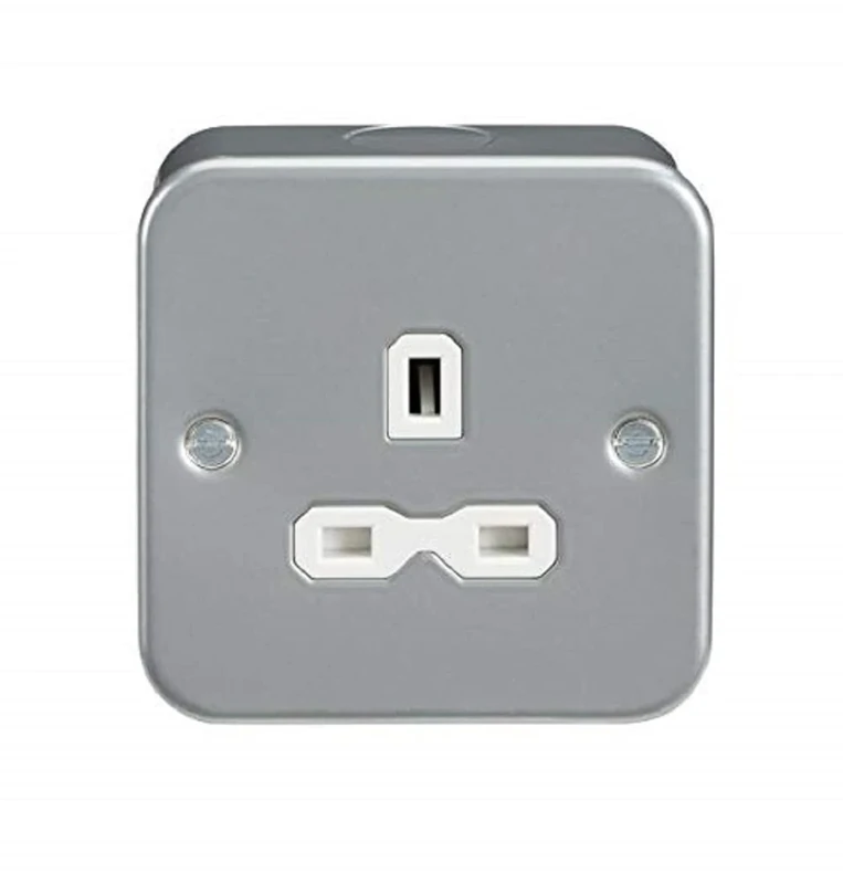 Knightsbridge MR7000U Metal clad 13A 1 Gang Unswitched Socket, Grey, 45.0 mm*81.5 mm*81.5 mm