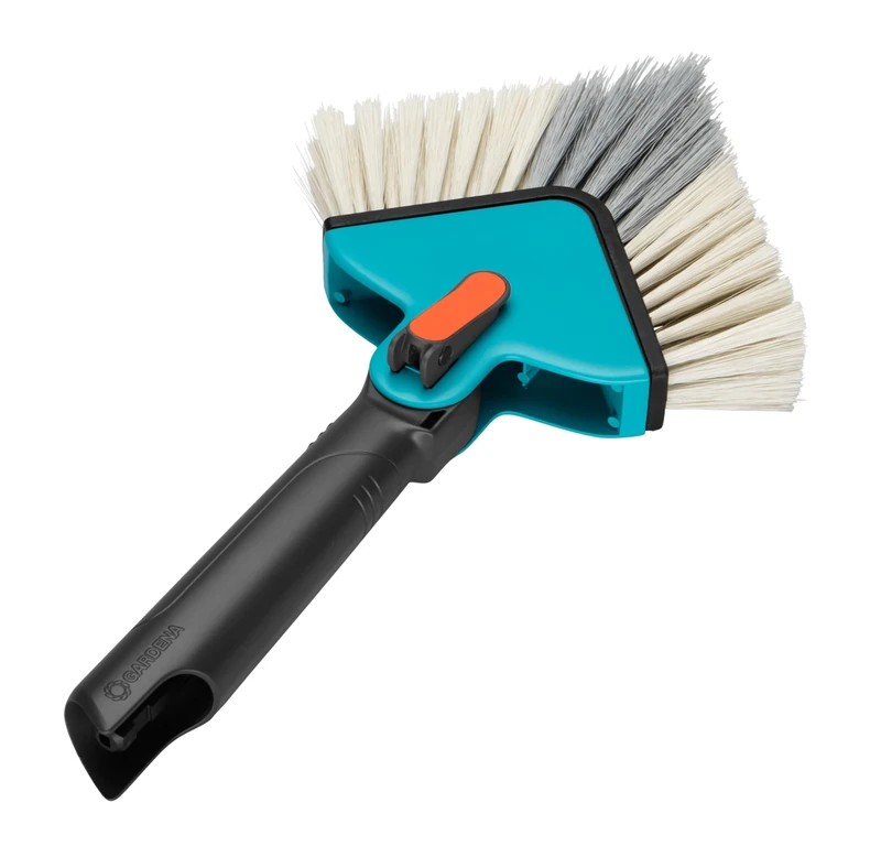 Gardena combisystem Angle Broom: Comfortable corner broom to remove e.g. Spiderwears in corners, variable work angle (3634-20)