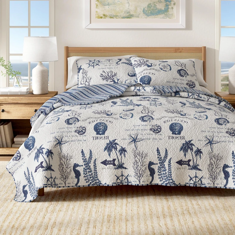 Great Bay Home 3 Piece Quilt Set with Shams Soft All-Season Microfiber Bedspread Featuring Attractive Seascape Images Machine Washable The Catalina Collection (Full/Queen)