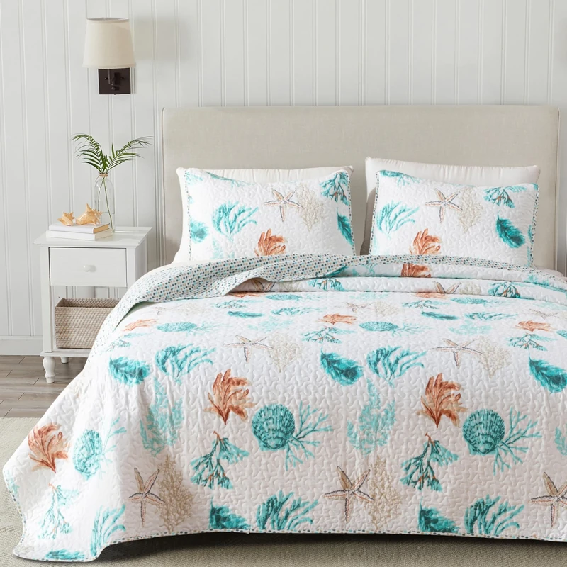 Great Bay Home 3 Piece Quilt Set with Shams Soft All-Season Cotton Blend Bedspread Featuring Attractive Seascape Images The Key West Collection (Full/Queen)