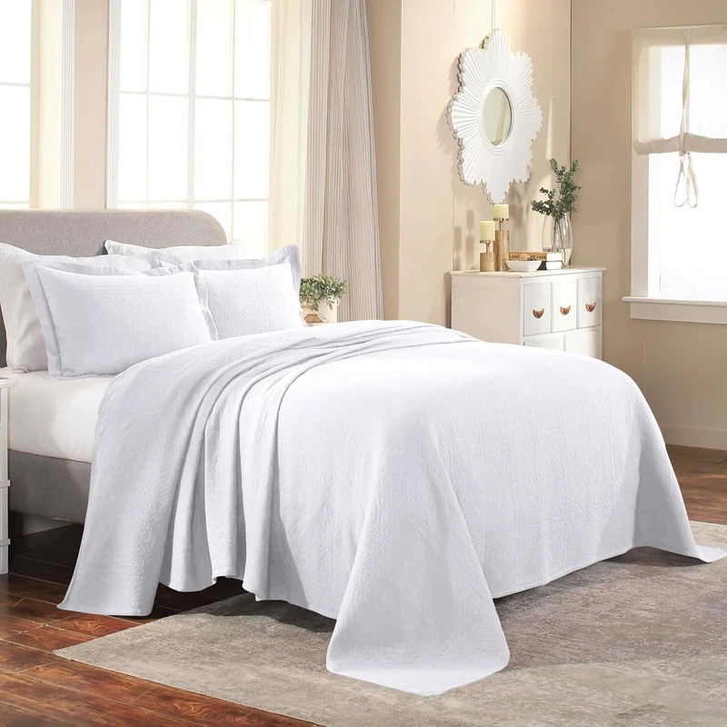 Superior Cotton Fleur De Lis Bedspread Set, Warm Blankets, All-Season Bedding, Bedroom Decor, Decorative Boho Medallion Coverlet, Includes 1 Bedspread, 2 Pillow Shams, Full, White