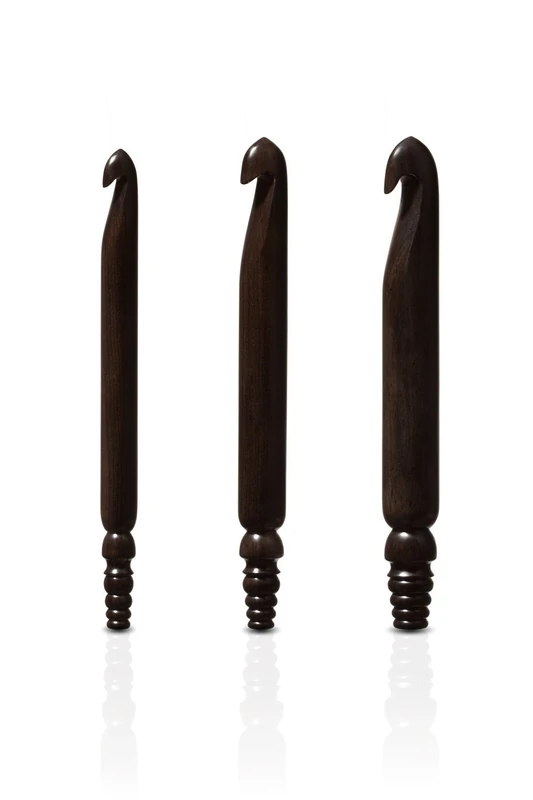 Furls Crochet Hook, Wood, Ebony, 30mm - Image 1