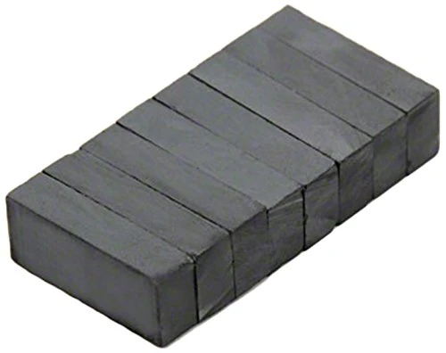 Magnet Expert® 25 x 10 x 6mm thick Y30BH Ferrite Magnet - 0.8kg Pull ( Pack of 400 ) - Image 1