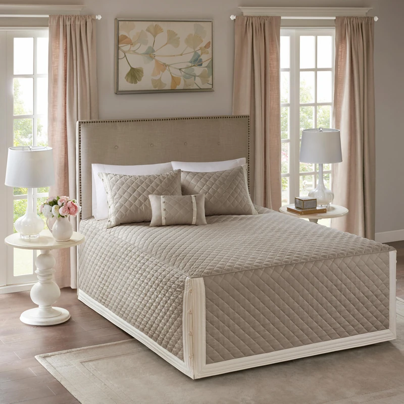 Madison Park All Season, Lightweight, Bedding Set, Matching Shams, Fabric, Breanna, Diamond Quilted Khaki, King (79 in x 81 + 24 in D)