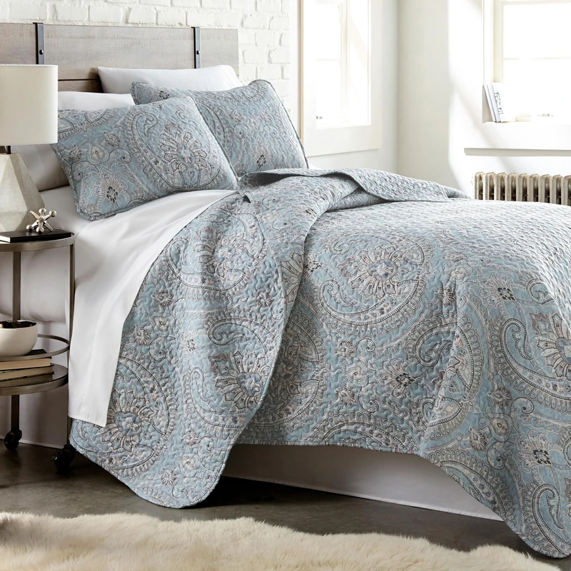 Southshore Fine Living, Inc. Twin XL Quilt Set, Dorm Bedding Essentials, Stain Resistant, Machine Washable Paisley Boho Bed Spread, Twin XL Quilt Bedspread Set w/Quilted Pillow Sham, Paisley Aqua