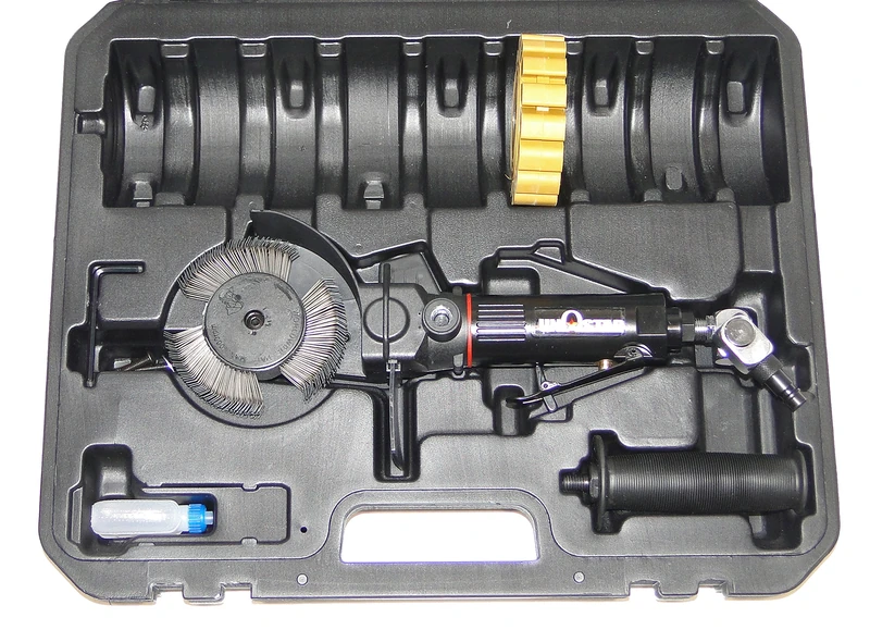 Forum Equipment 630 M002 case Brosseuse Pro Equipped with 2 brosses-brv2, Black