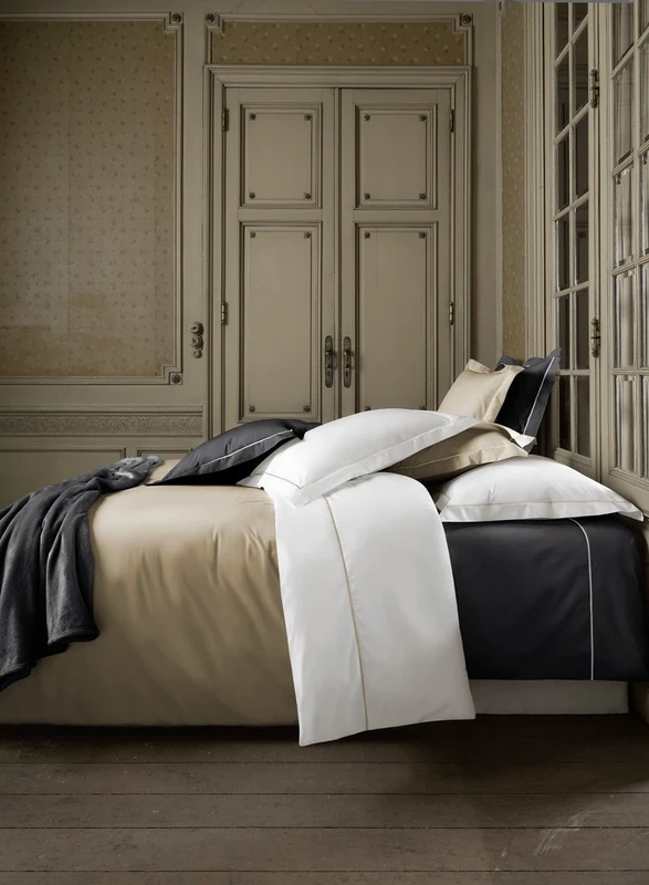 De Witte Lietaer Bumblebee Luxury Percale Duvet Cover Set + Pillow Cases, Cotton, White/Taupe, 260 x 240 cm