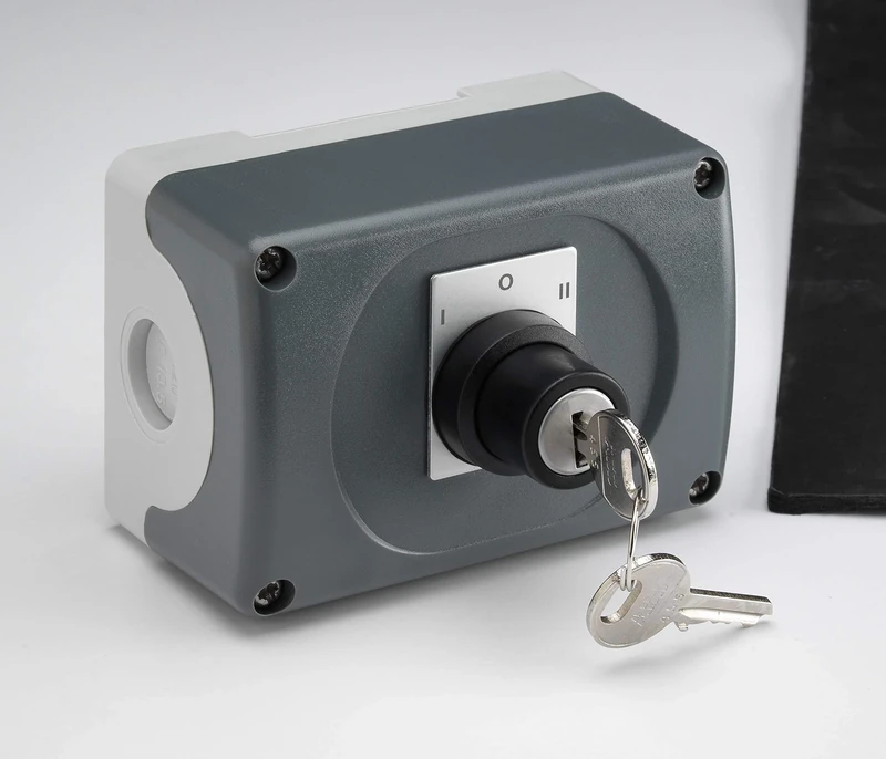 ABB 1K31-0-11 Three Position Key Switch, Removable, Plastic