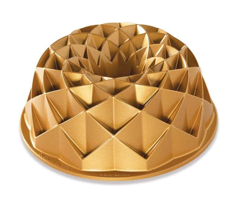 Nordic Ware Jubilee Bundt Pan, Cast Aluminium Bundt Tin, Bundt Cake Tin with Geometric Pattern, Premium Cake Mould Made in The USA, Colour: Gold