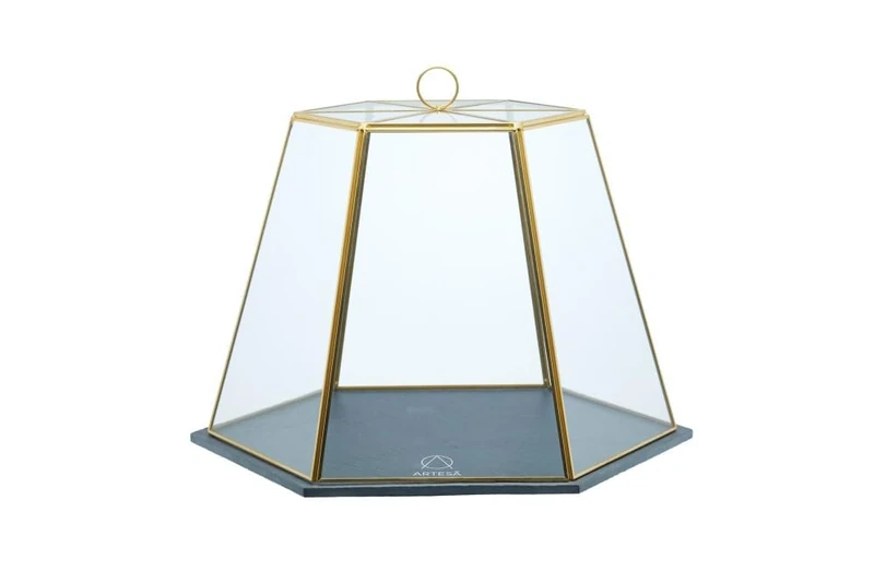 Artesà Geometric Glass Cake Dome, Cheese Dome with Lid, Slate Serving Board, 31 x 27.5 x 25cm, Brass Effect