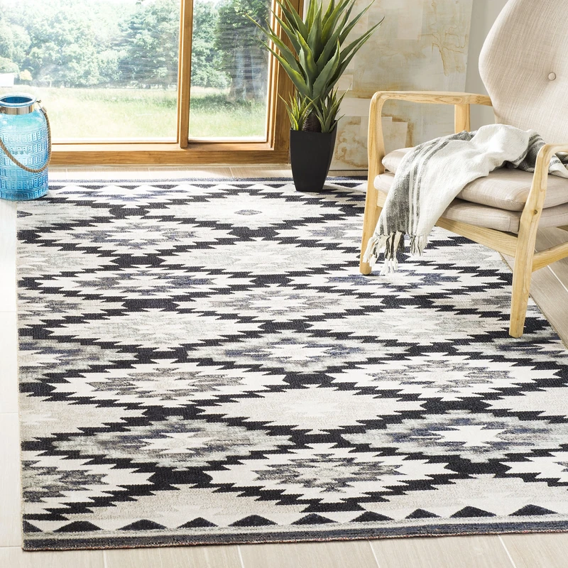 Safavieh Bright & Modern Indoor/Outdoor Woven Rectangle Area Rug, Montage Collection, MTG216, in Grey / Black, 155 X 229 cm for Garden, Patio or Any Outdoor Space