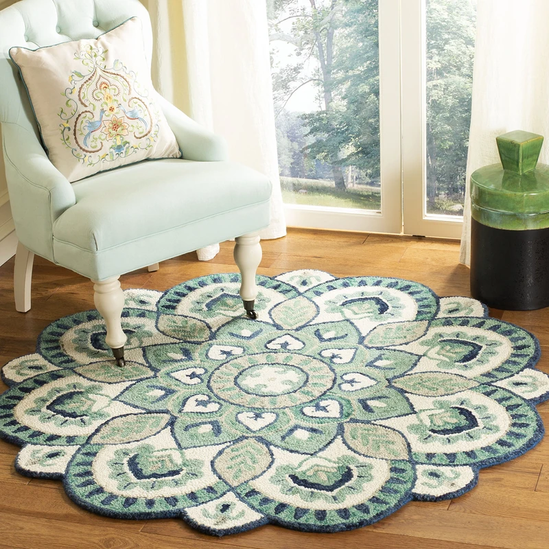 Safavieh Traditional Rug for Living Room, Dining Room, Bedroom - Novelty Collection, Short Pile, in Ivory and Blue, 120 x 120 cm