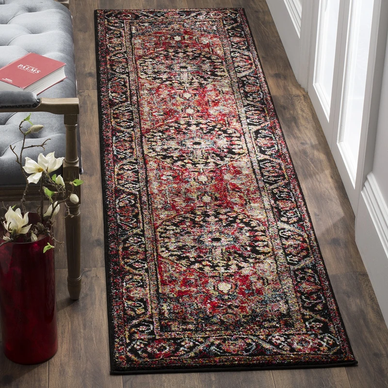 Safavieh Traditional Rug for Living Room, Dining Room, Bedroom - Persian Collection, Short Pile, in Red and Multi, 79 X 152 cm