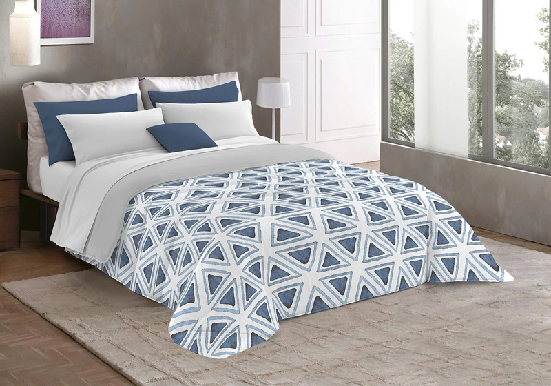 Italian Bed Linen Basic Printed Winter Quilt, Double, triangoli