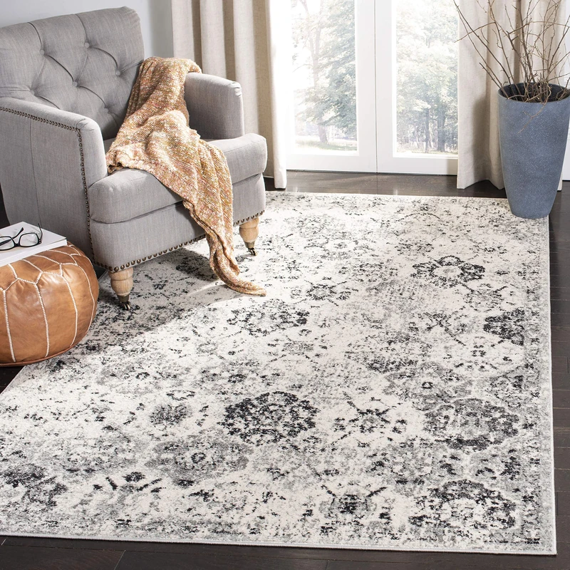 Safavieh Modern Chic Rug for Living Room, Dining Room, Bedroom - Madison Collection, Short Pile, in Silver and Grey, 155 X 229 cm