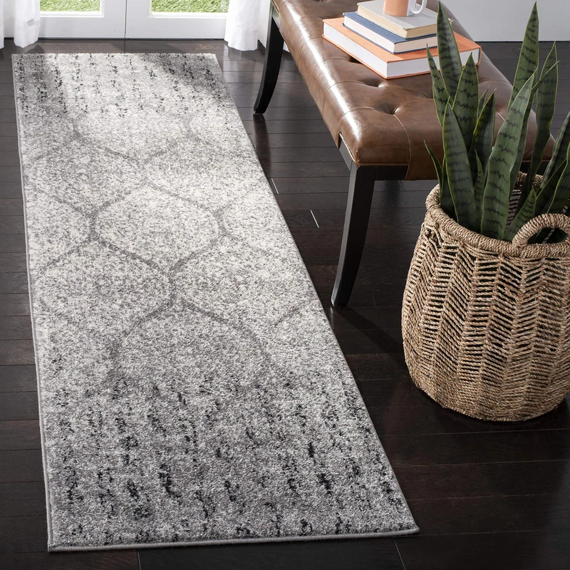 Safavieh Contemporary Rug for Living Room, Dining Room, Bedroom - Madison Collection, Short Pile, in Grey and Ivory, 69 X 244 cm