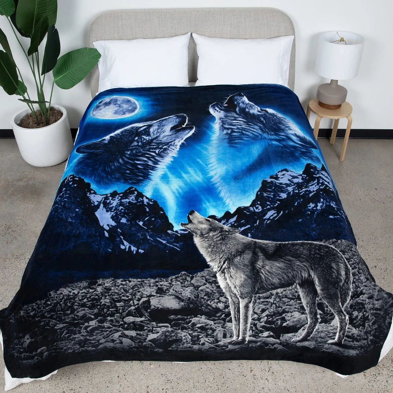 Dawhud Direct Howling Wolf Fleece Blanket for Bed, 75 x 90 inches Queen Size Throw Blanket - Super Soft Plush Wolf Blanket for Men, Women and Kids
