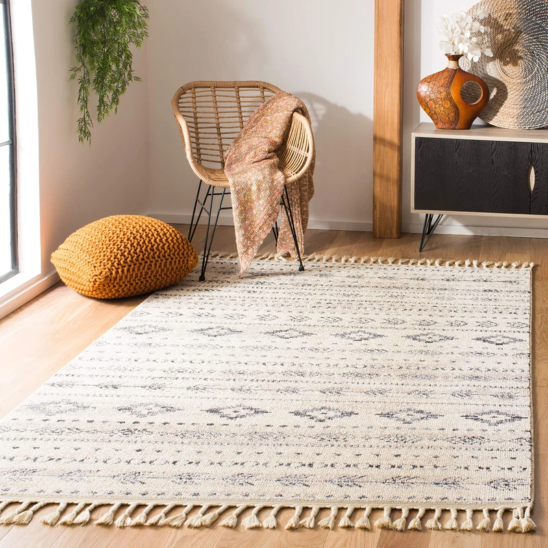 Safavieh Moroccan Indoor Woven Rectangle Area Rug, Marrakesh Collection, MRK751, in Ivory/Navy, 160 X 229 cm for Living Room, Bedroom or Any Indoor Space